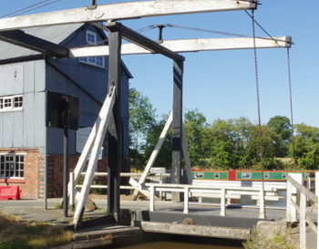 WrenburyLiftBridge