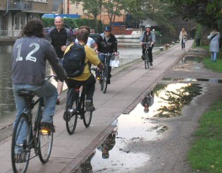 regents canal in islington