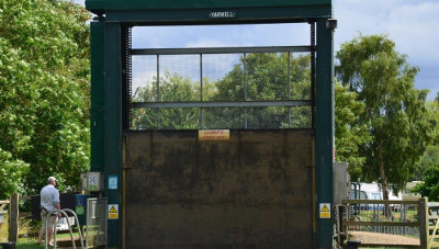 Nene guillotine