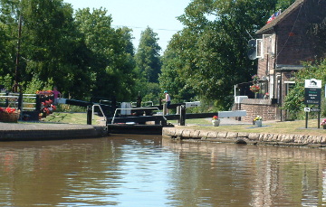 atherstone   top lock a