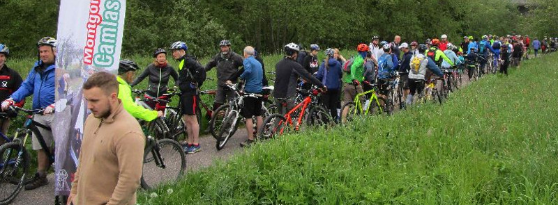 Cyclists waiting to start