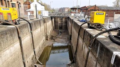 Gloucester Lock drained