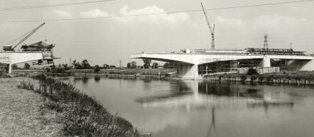 CliftonBridgeBuiding