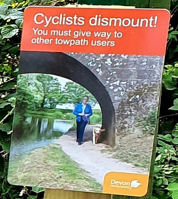 CyclistsDismount